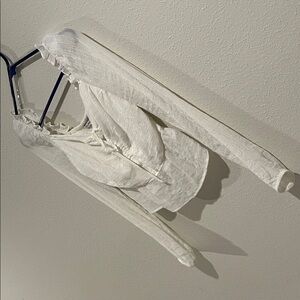 Celebrity Pink Textured White Top XS.